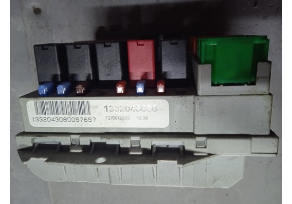 Блок запобіжників Peugeot Boxer, Citroen Jumper, Fiat Ducato, 02-06, 1332043080 *